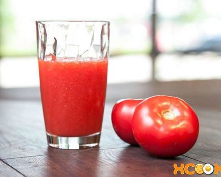Свежий томатный сок