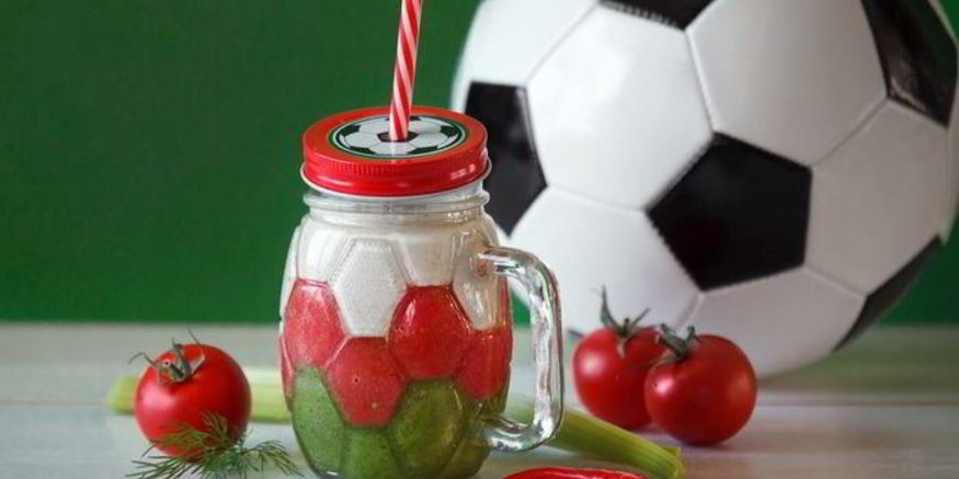 Рецепт томатного сока с зеленой гречкой, сельдереем и сметаной