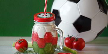 томатный сок с зеленой гречкой, сельдереем и сметаной