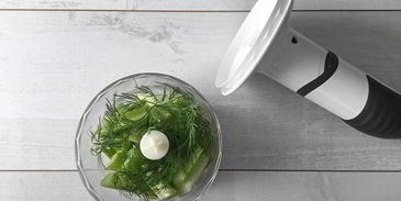 томатный сок с зеленой гречкой, сельдереем и сметаной