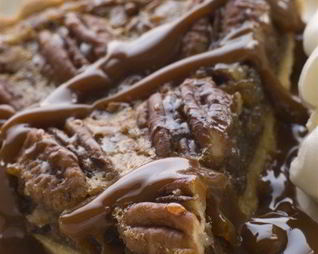 Тарт с кленовым сиропом и орехами пекан