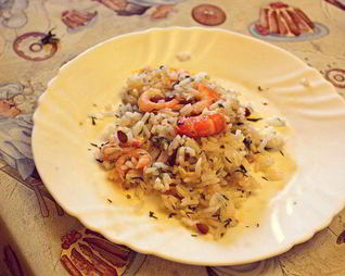 Греческий салат из креветок с рисом