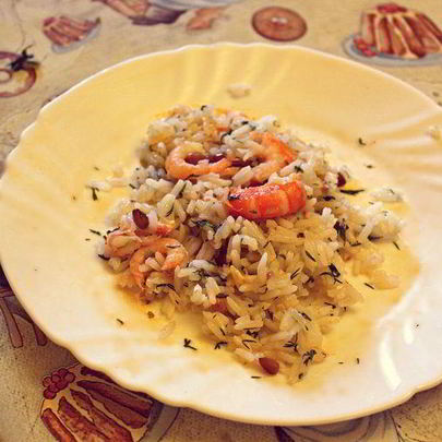 Греческий салат из креветок с рисом