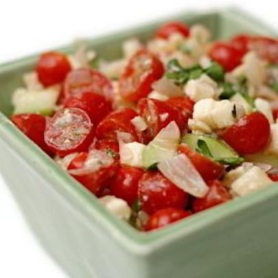 Греческий салат из помидоров черри
