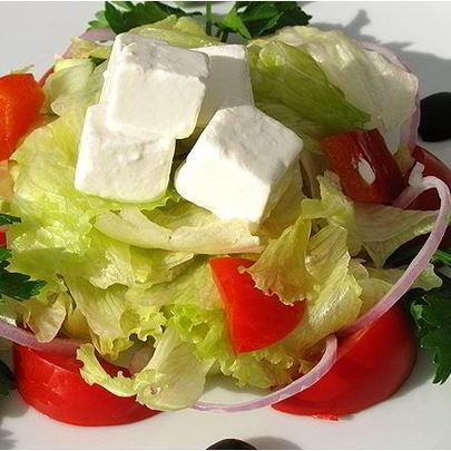 Греческий салат с адыгейским сыром
