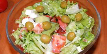 греческий салат с фетой классический