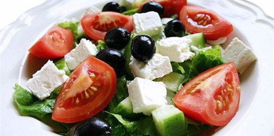 Рецепт греческого салата с красным луком