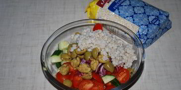 греческий салат с перловкой