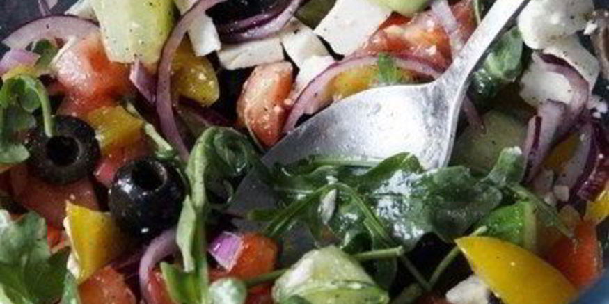 Рецепт греческого салата с рукколой