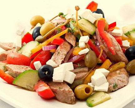 Греческий салат с тунцом
