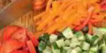 греческий салат с жареным сыром