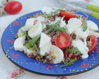 Гречневый салат с моцареллой