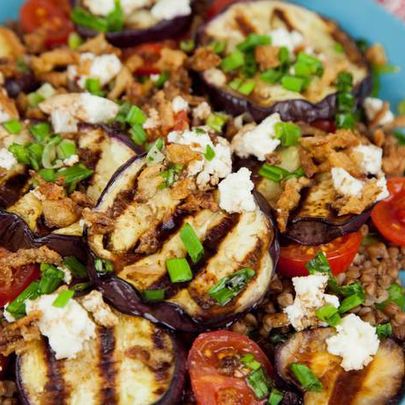 Салат из гречки с баклажаном