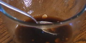 салат из гречки с копченой курицей, помидорами и руколой