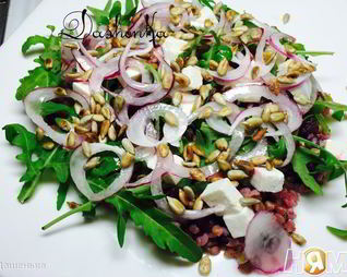 Салат из гречки со свеклой и брынзой