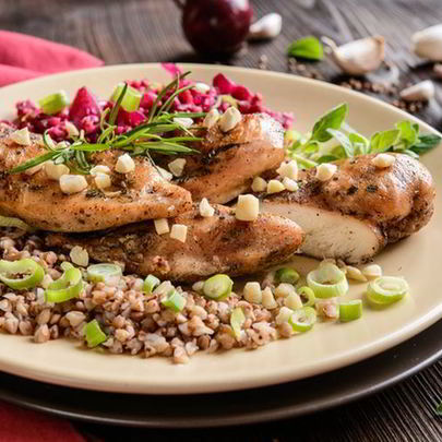 Салат с гречкой и куриным филе