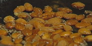 салат с гречневой лапшой