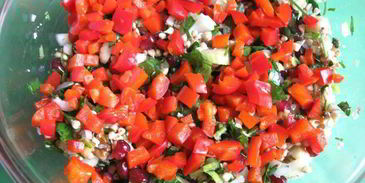 салат с проростками зеленых зерен гречихи и гранатом