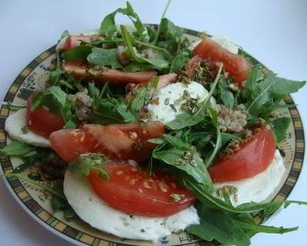 Салат с рукколой и гречкой