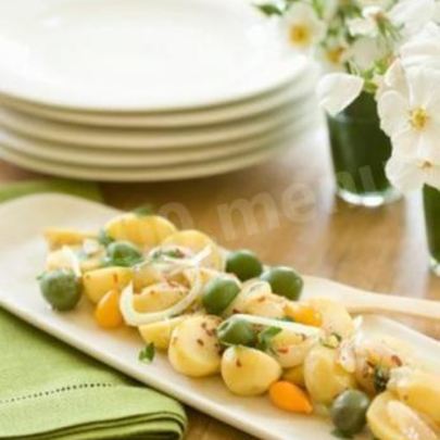 Картофельный салат по-гречески с оливками