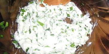 картофельный салат с чесночным крем-соусом