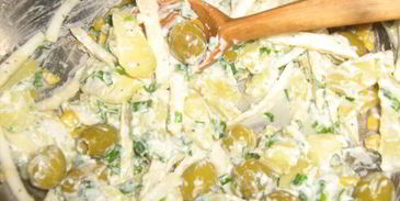 картофельный салат с чесночным крем-соусом