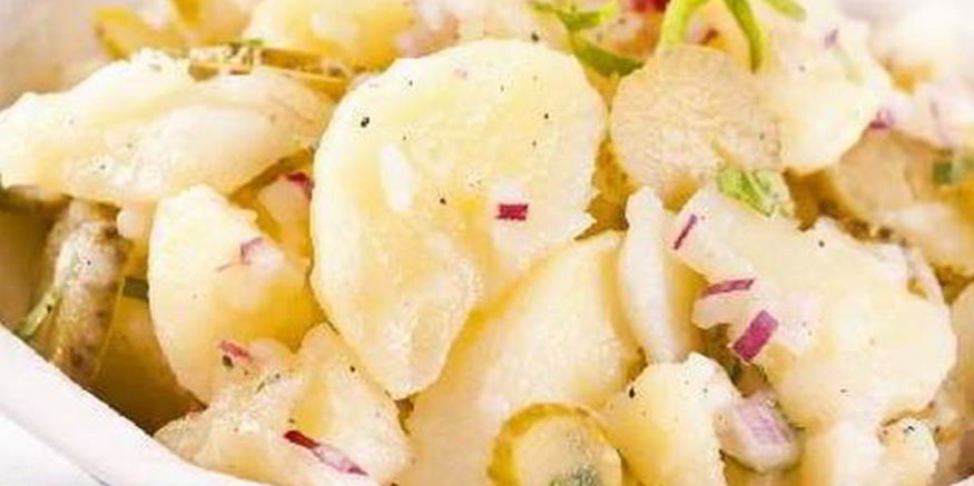 Рецепт картофельного салата с яблоком