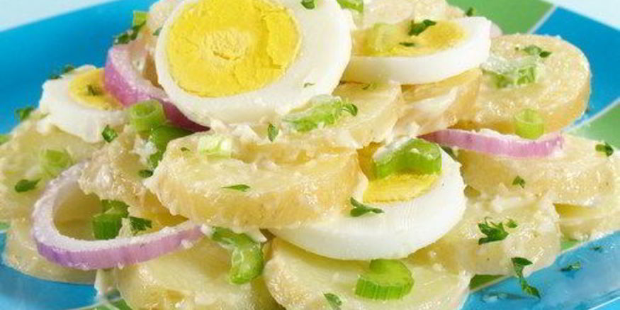 Рецепт картофельного салата с зеленью и сливочным соусом