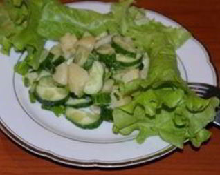 Салат из картофеля и огурцов