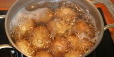 салат из картофеля и огурцов