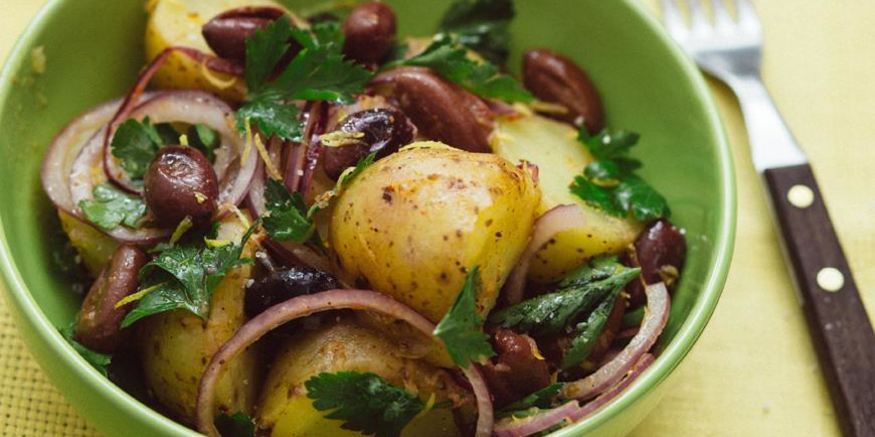 Рецепт салата из картофеля с маслинами