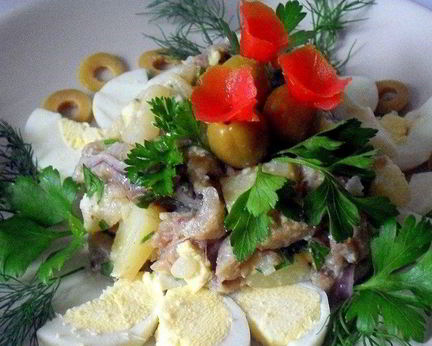 Салат картофельный с сельдью