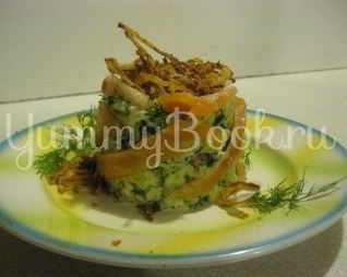 Теплый салат с картофелем и лососем