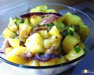 Теплый салат с молодым картофелем