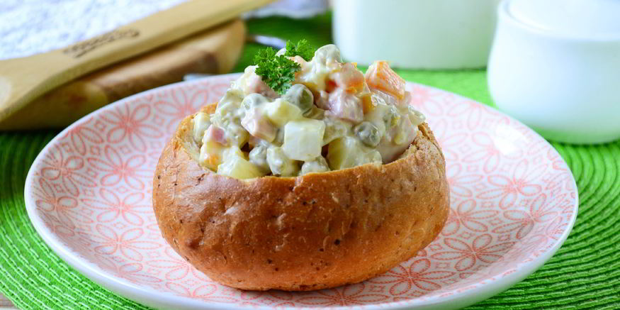 Рецепт булочек, фаршированных салатом оливье