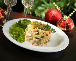 Классический новогодний салат оливье