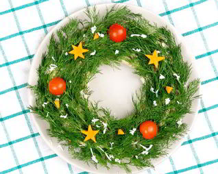 Новогодний венок из оливье