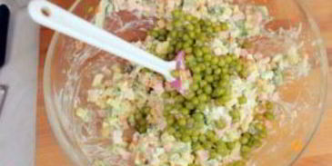 новогодний венок из оливье