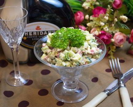 Оливье классический с колбасой