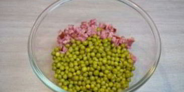 оливье классический с колбасой