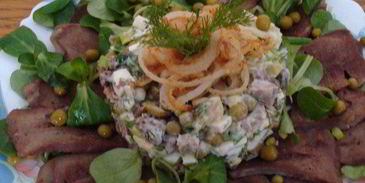 оливье с каперсами и языком