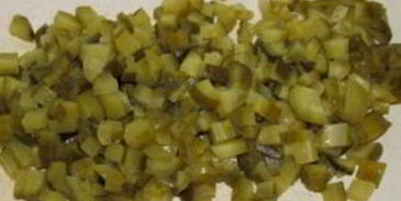 оливье с креветками и авокадо