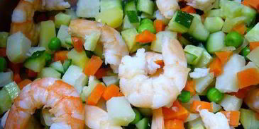 оливье с креветками и картофелем пай