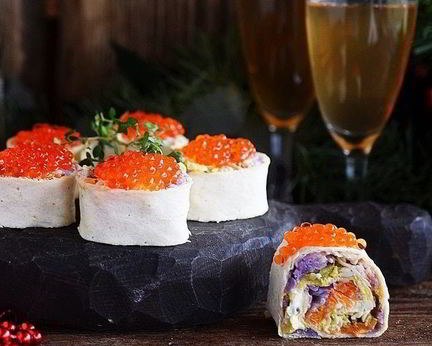 Оливье с рыбой в рулете