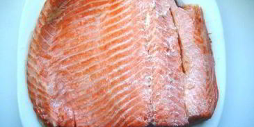 оливье с семгой и красной икрой