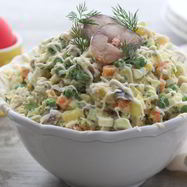 Рецепт Оливье со скумбрией горячего копчения