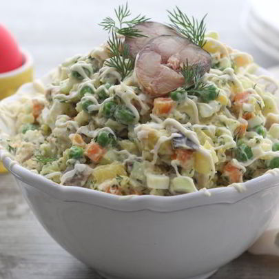 Оливье со скумбрией горячего копчения