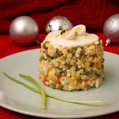 Праздничный Оливье с курицей