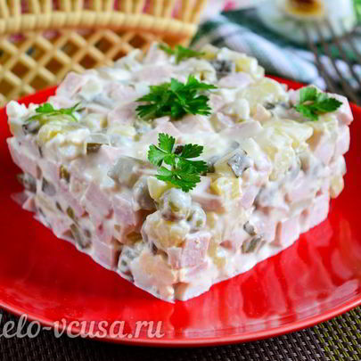 Салат Оливье с колбасой без моркови