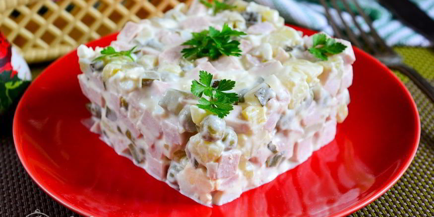 Рецепт салата оливье с колбасой без моркови